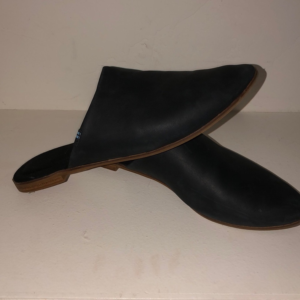 BLACK MULES